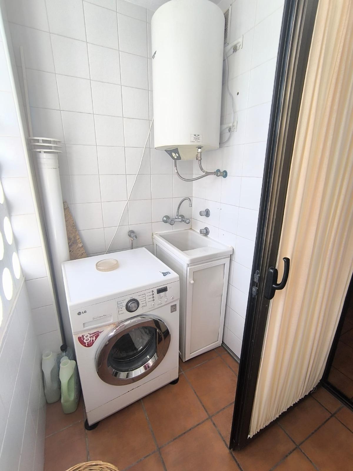 3 Bedroom Apartment in Fuengirola - Photo 30