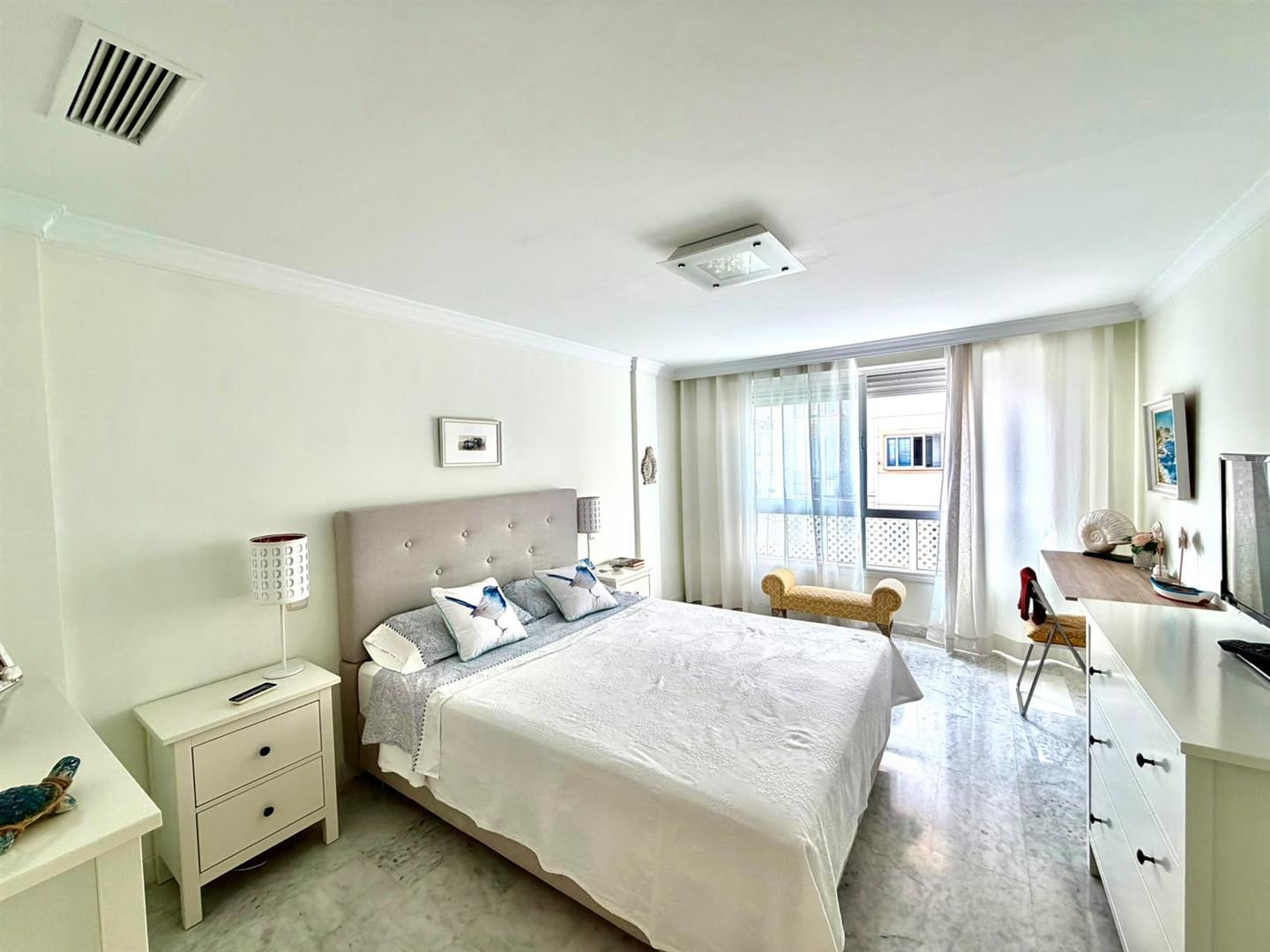 2 Bedroom Apartment in Marbella - Photo 4