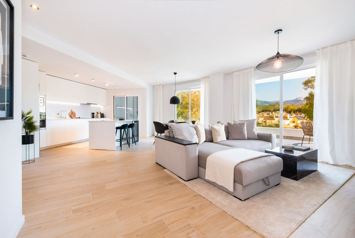 2 Bedroom Apartment in Marbella - Photo 29