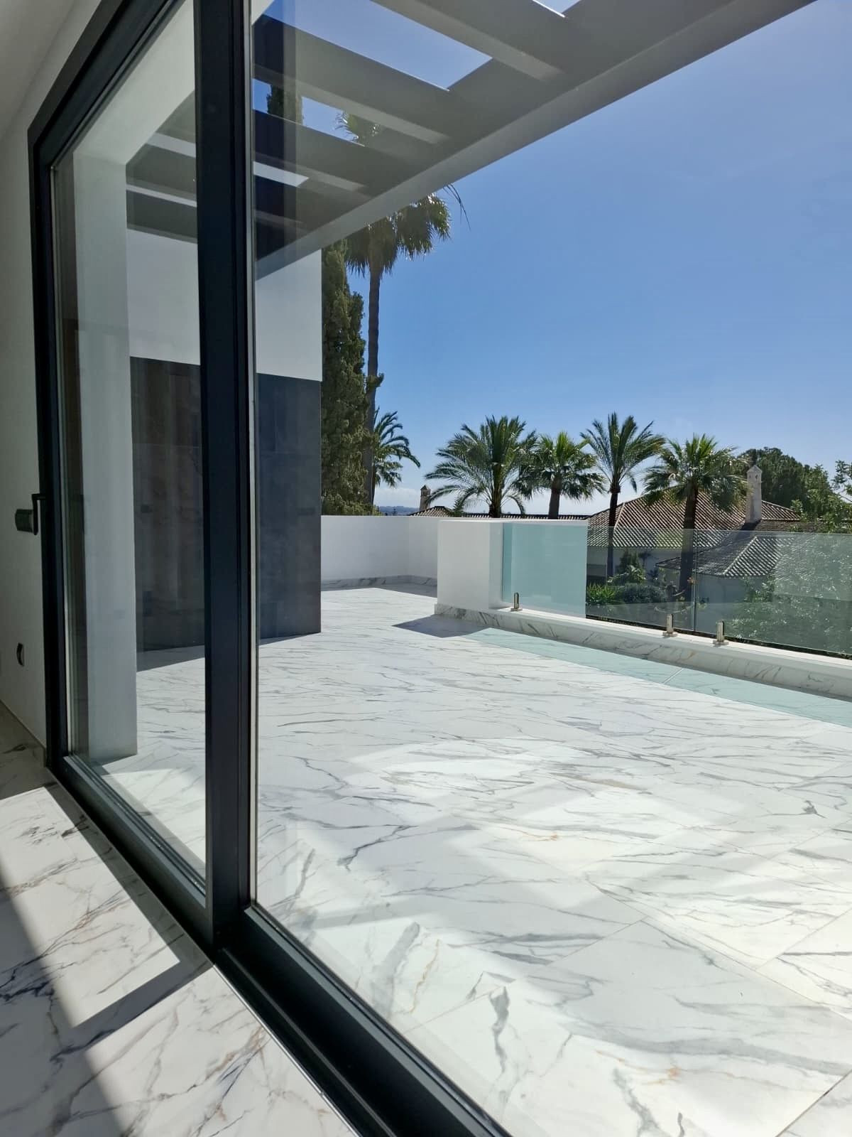 5 Bedroom Villa in Marbella - Photo 9