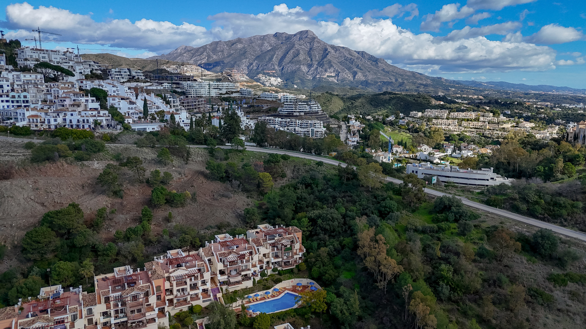 2 Bedroom Apartment in Estepona - Photo 30