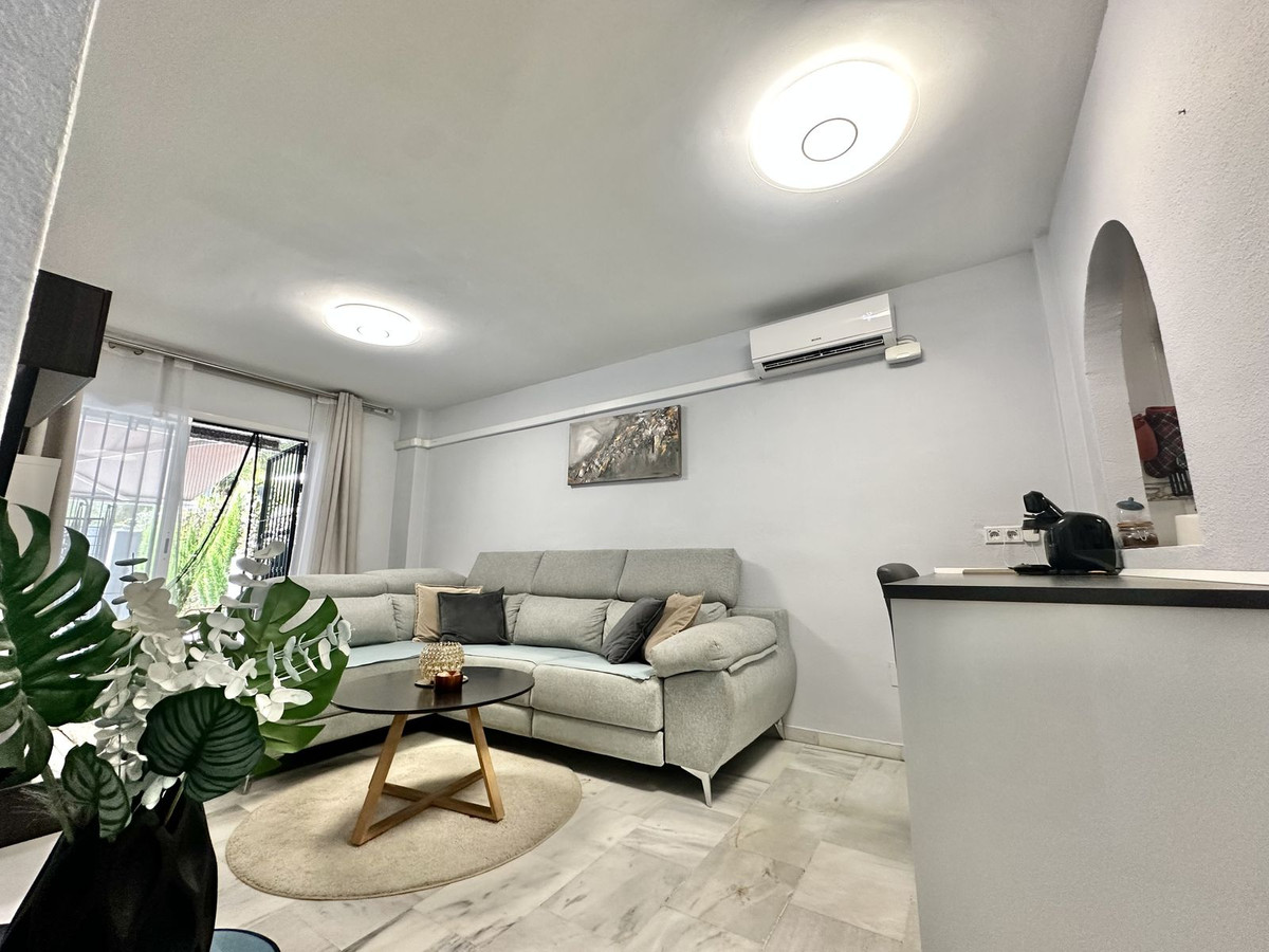 2 Bedroom Apartment in Mijas - Photo 6