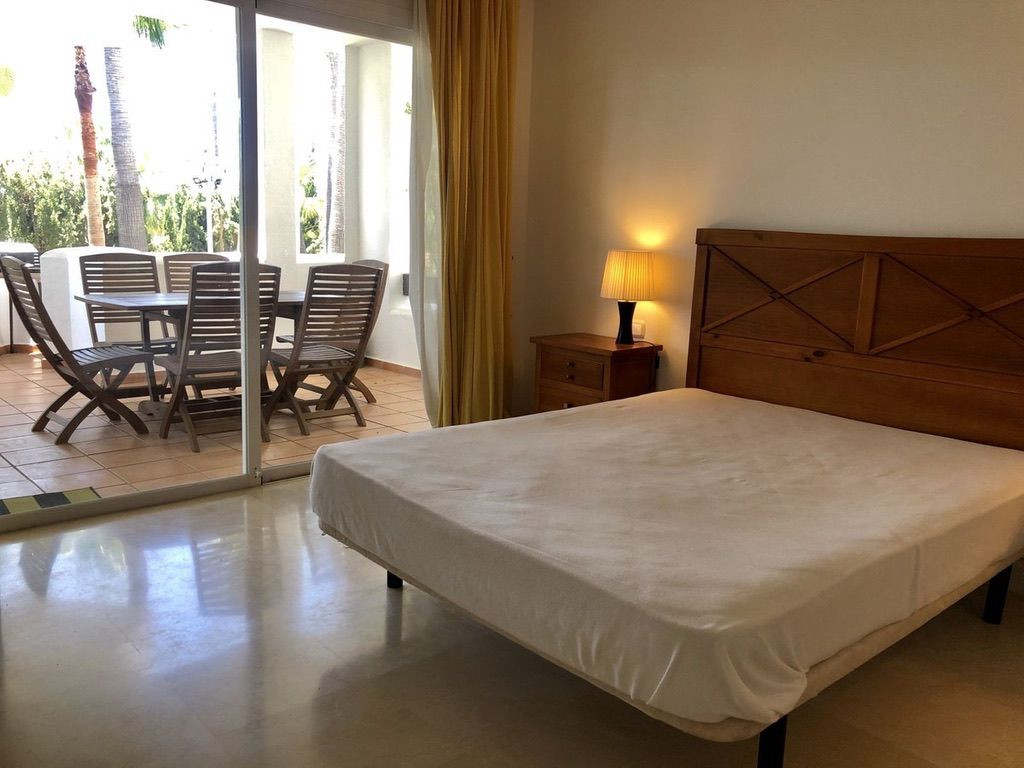 3 Bedroom Apartment in Marbella - Photo 5