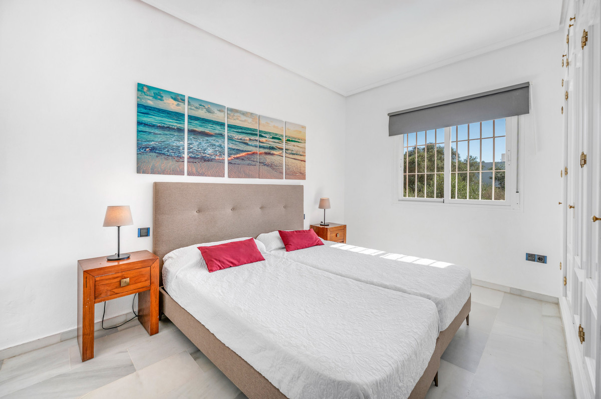 5 Bedroom Villa in Sotogrande - Photo 27
