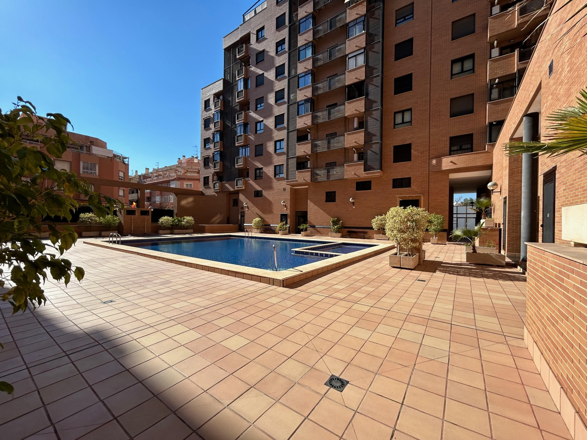 Apartamento com 1 quarto com piscina em Alicante, Espanha – Foto 3