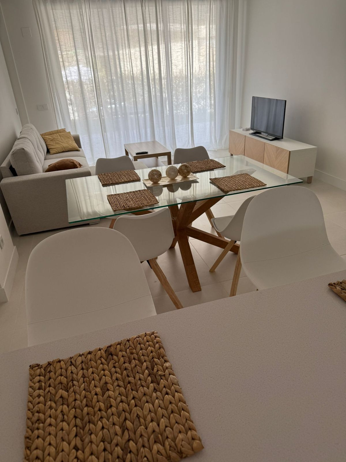 2 Bedroom Apartment in Benalmádena - Photo 7