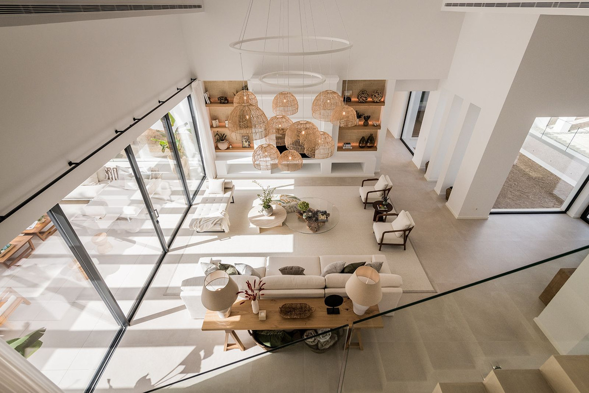 5 Bedroom Villa in Estepona - Photo 44