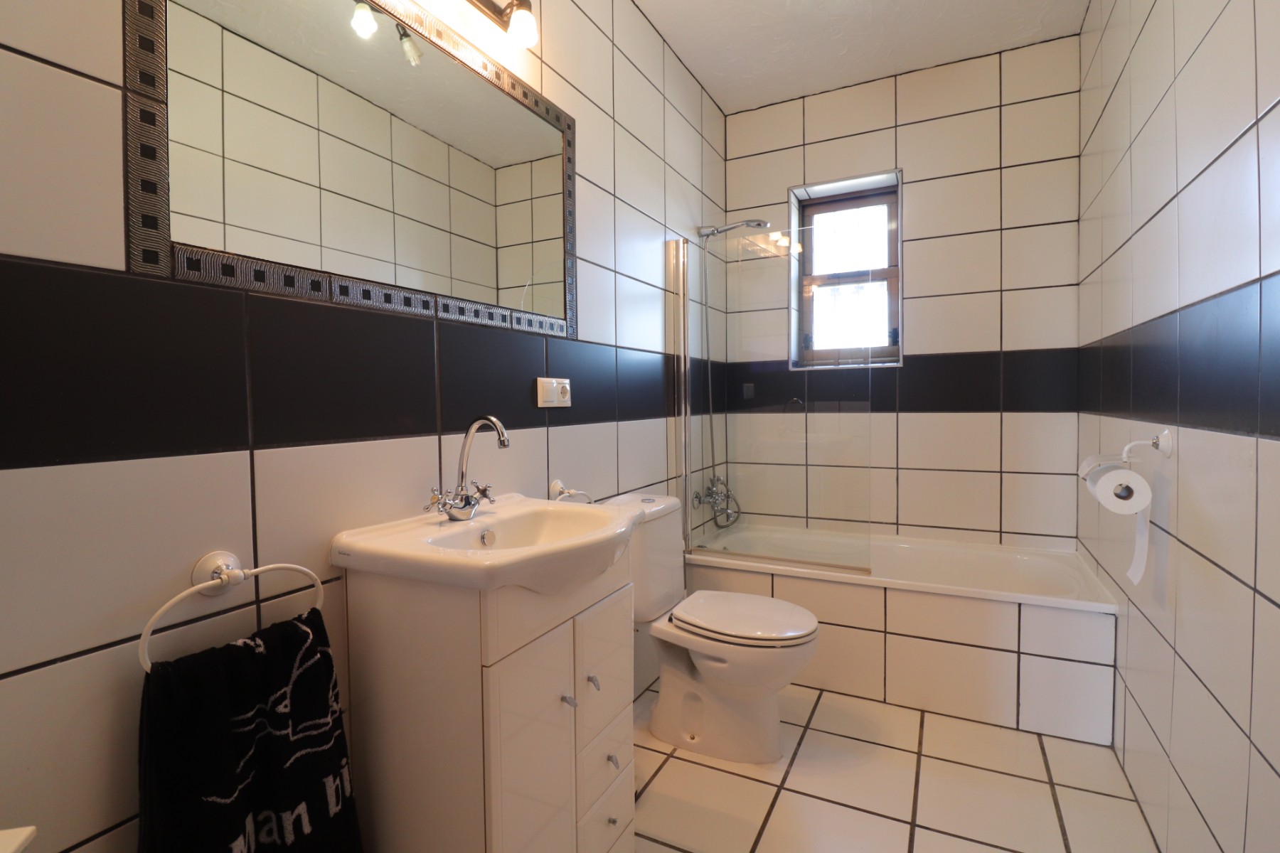 Chalet de 4 dormitorios en Alicante – Foto 22