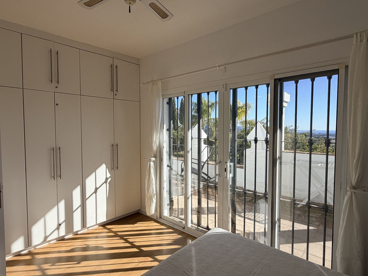 2 Bedroom Apartment in Benahavís - Foto 11