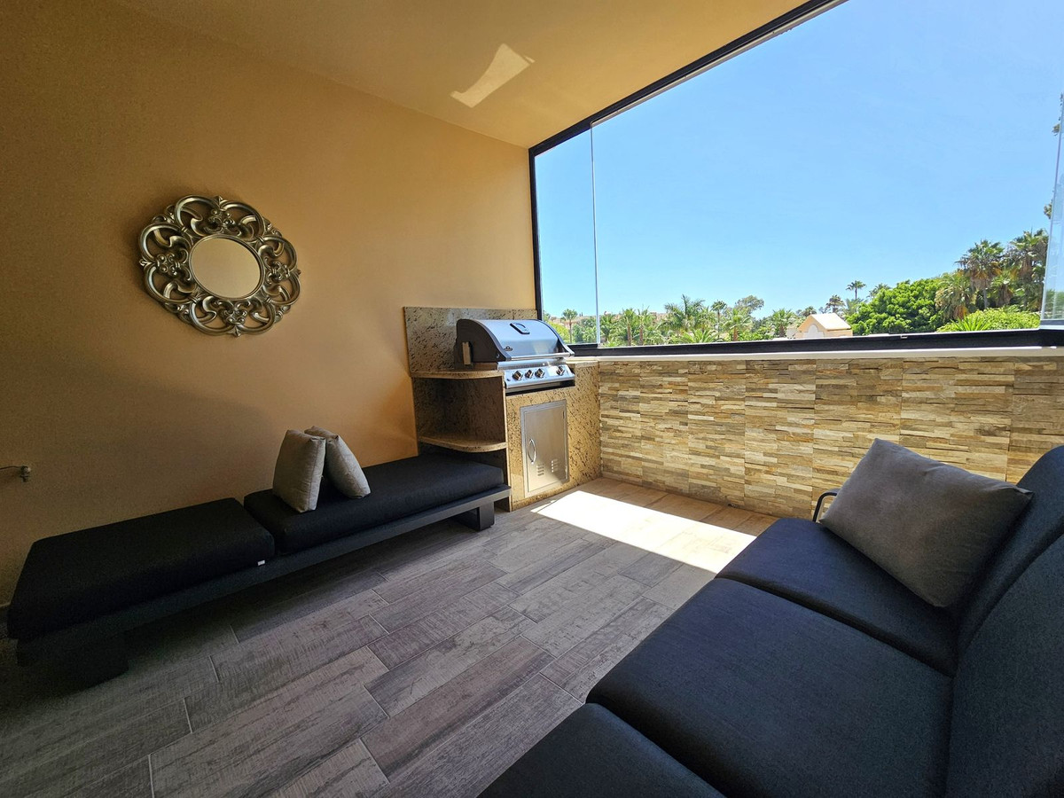 3 Bedroom Apartment in Marbella - Photo 9