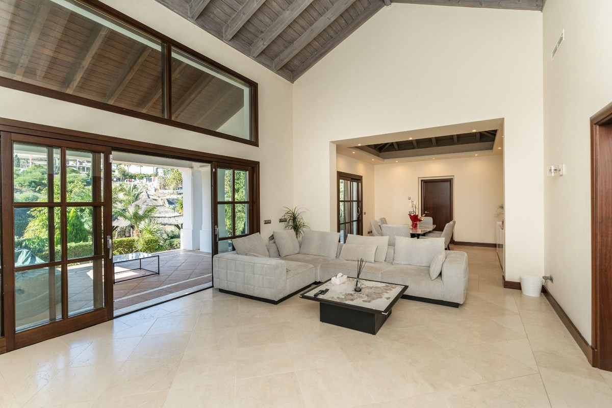 5 Bedroom Villa in Benahavís - Фото 12