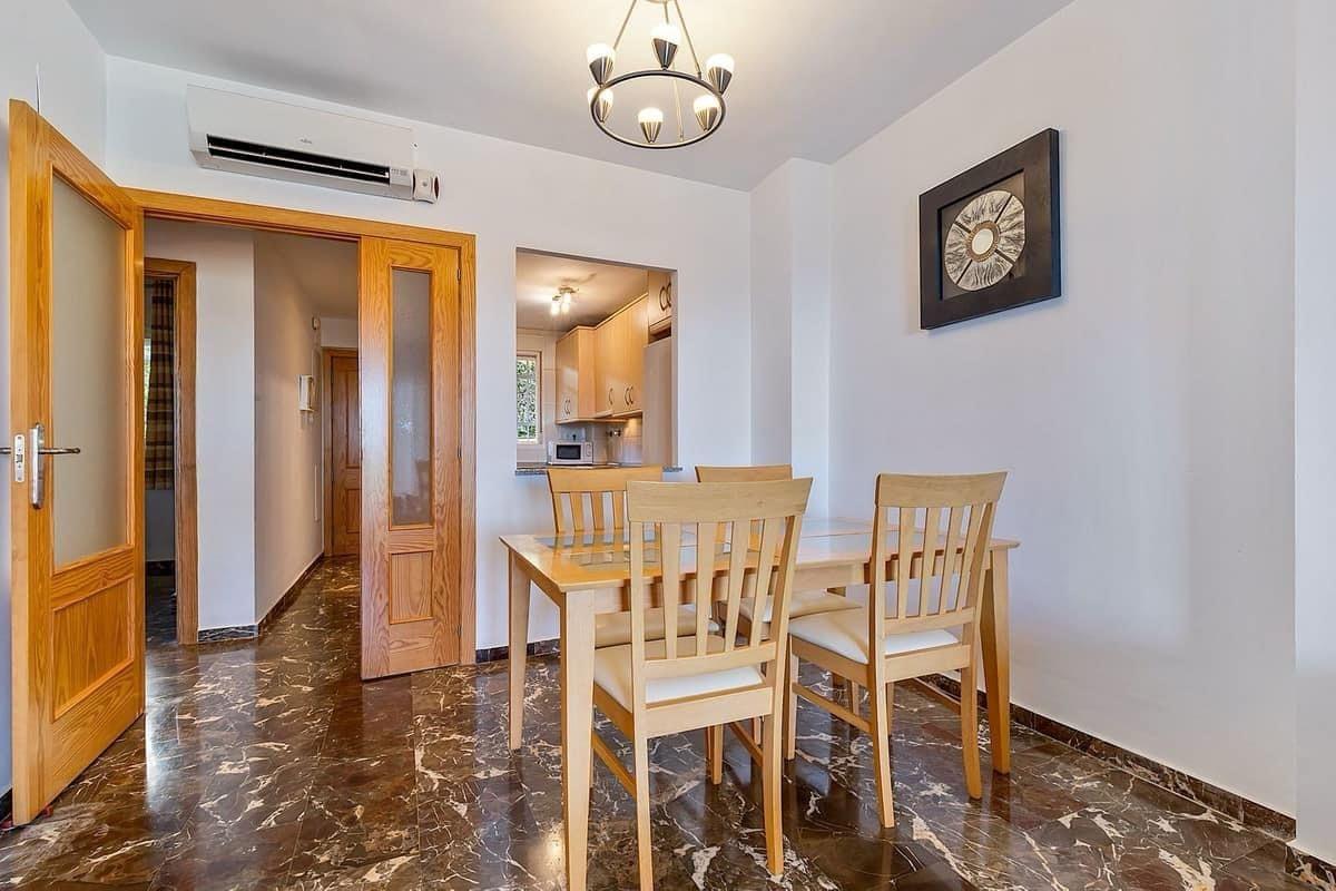 2 Bedroom Apartment in Fuengirola - Photo 14