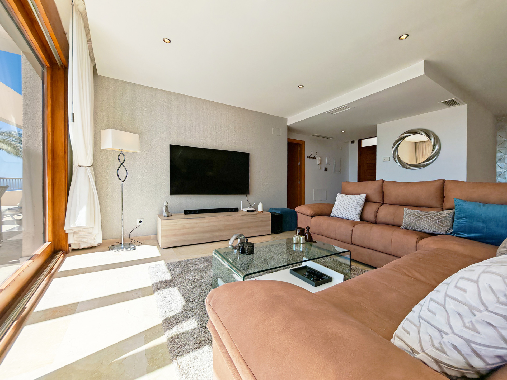 3 Bedroom Apartment in Marbella - Photo 3