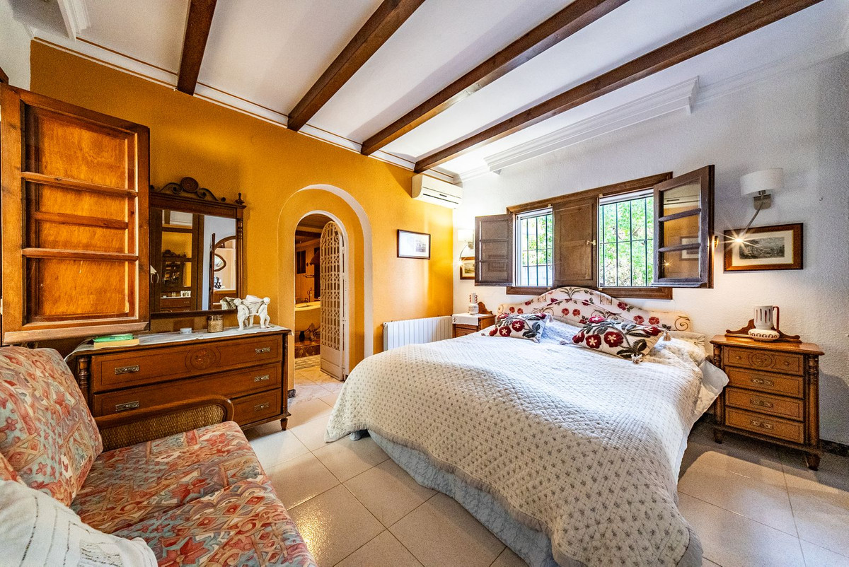 5 Bedroom Villa in Alhaurín de la Torre - Photo 29