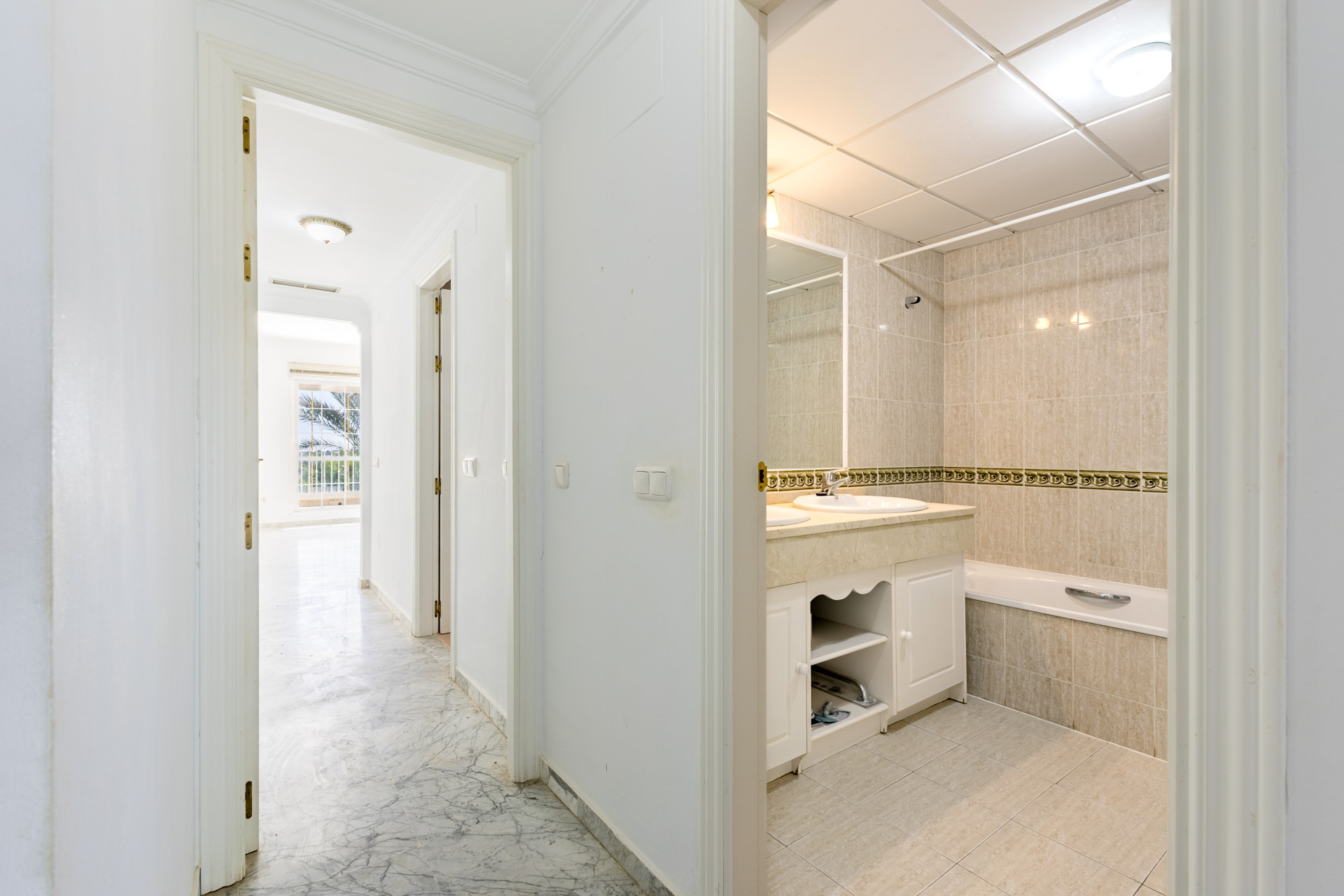 2 Bedroom Apartment in Alhaurín el Grande - Photo 8
