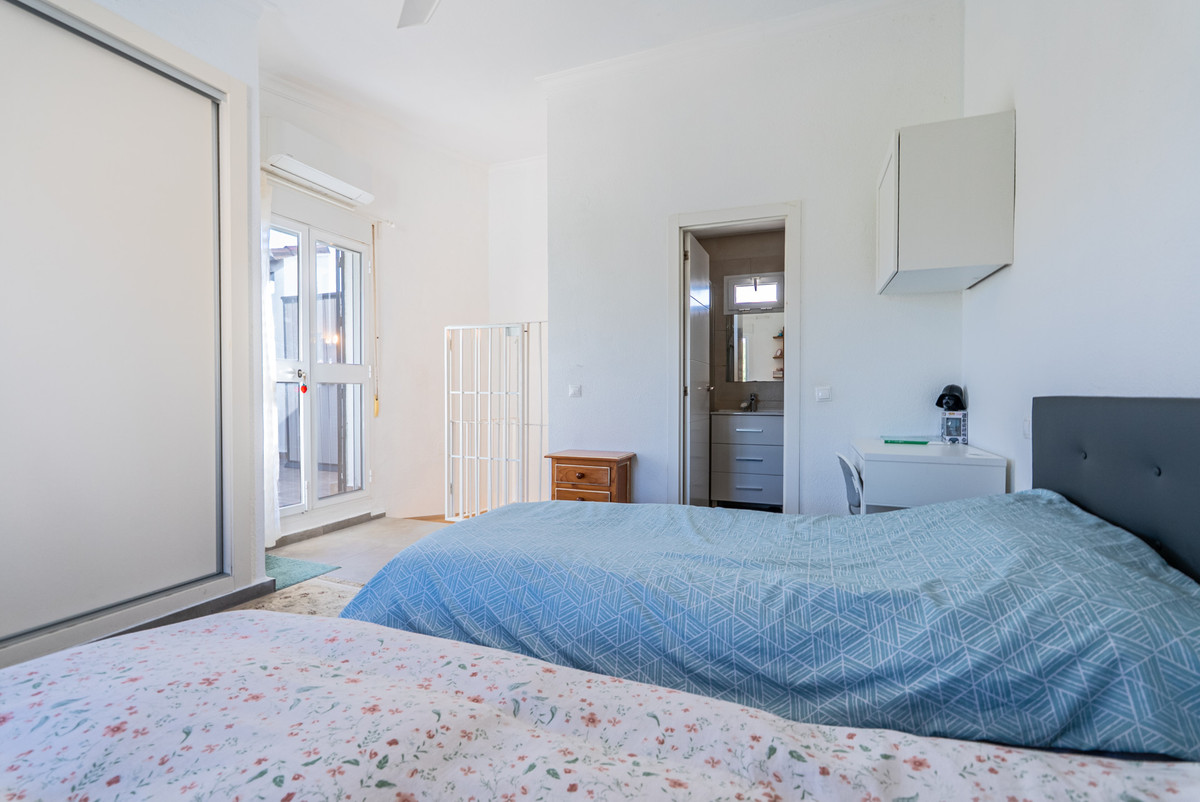 3 Bedroom Townhouse in Estepona - Photo 15