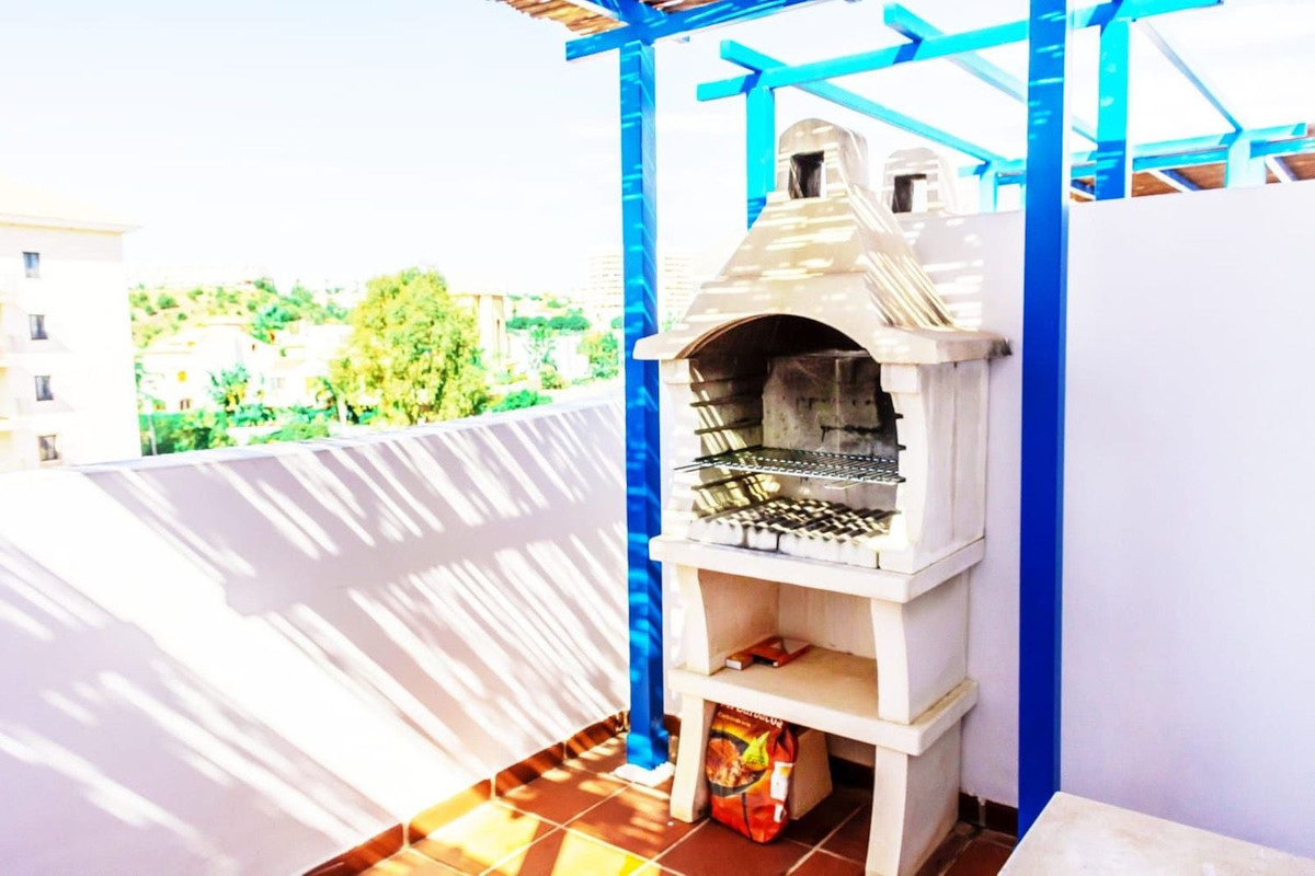 1 Bedroom Penthouse in Benalmádena - Photo 7