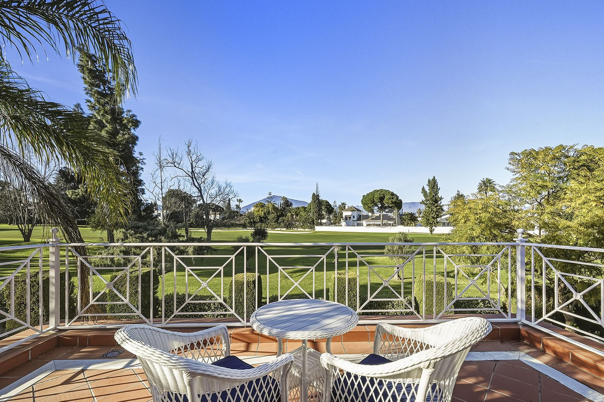 5 Bedroom Villa in San Pedro de Alcántara - Photo 6