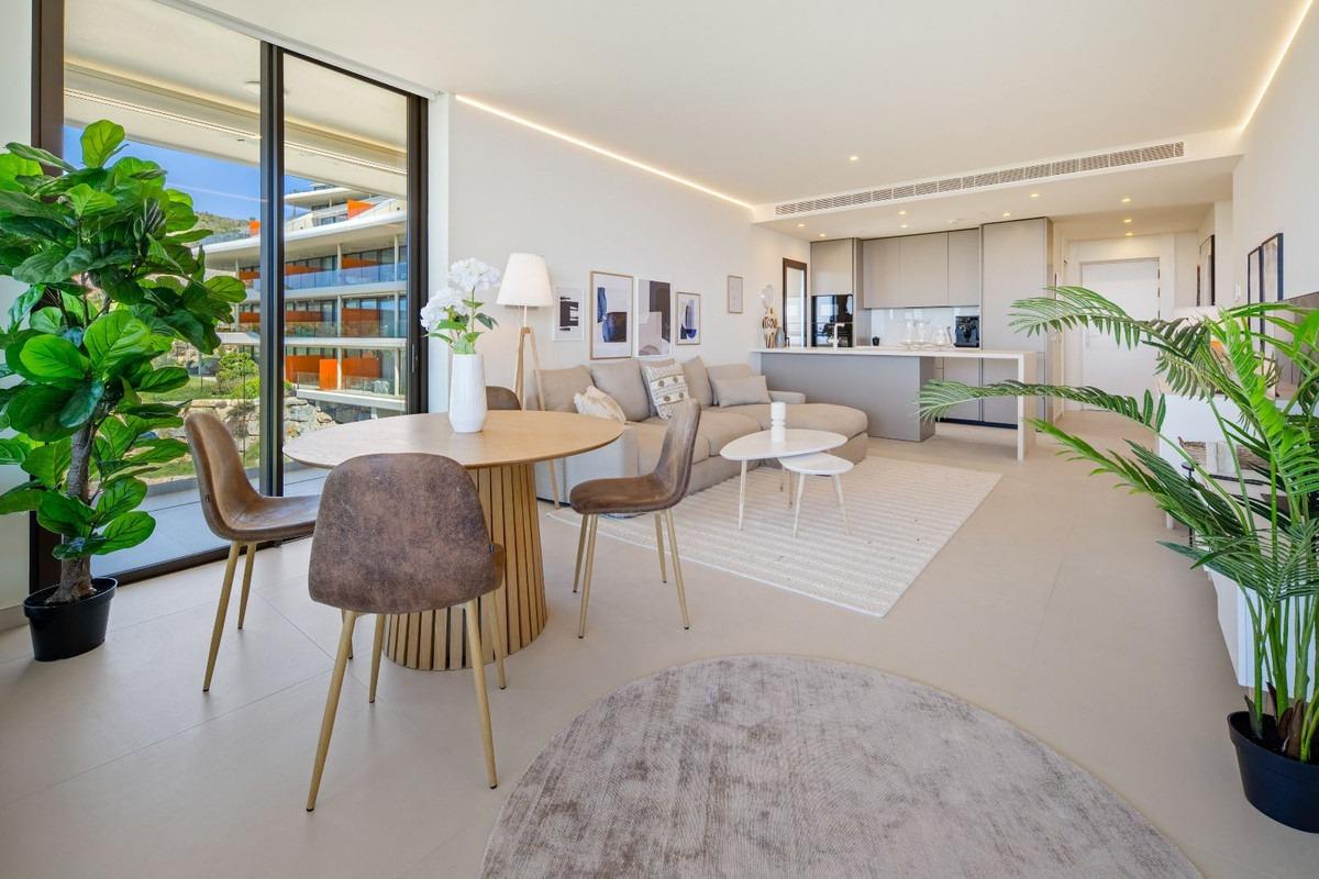 2 Bedroom Apartment in Benalmádena - Photo 7