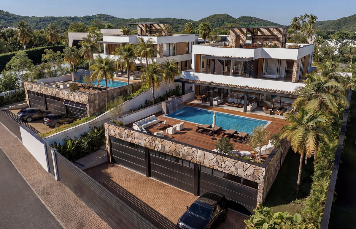5 Bedroom Villa in Estepona - Photo 2