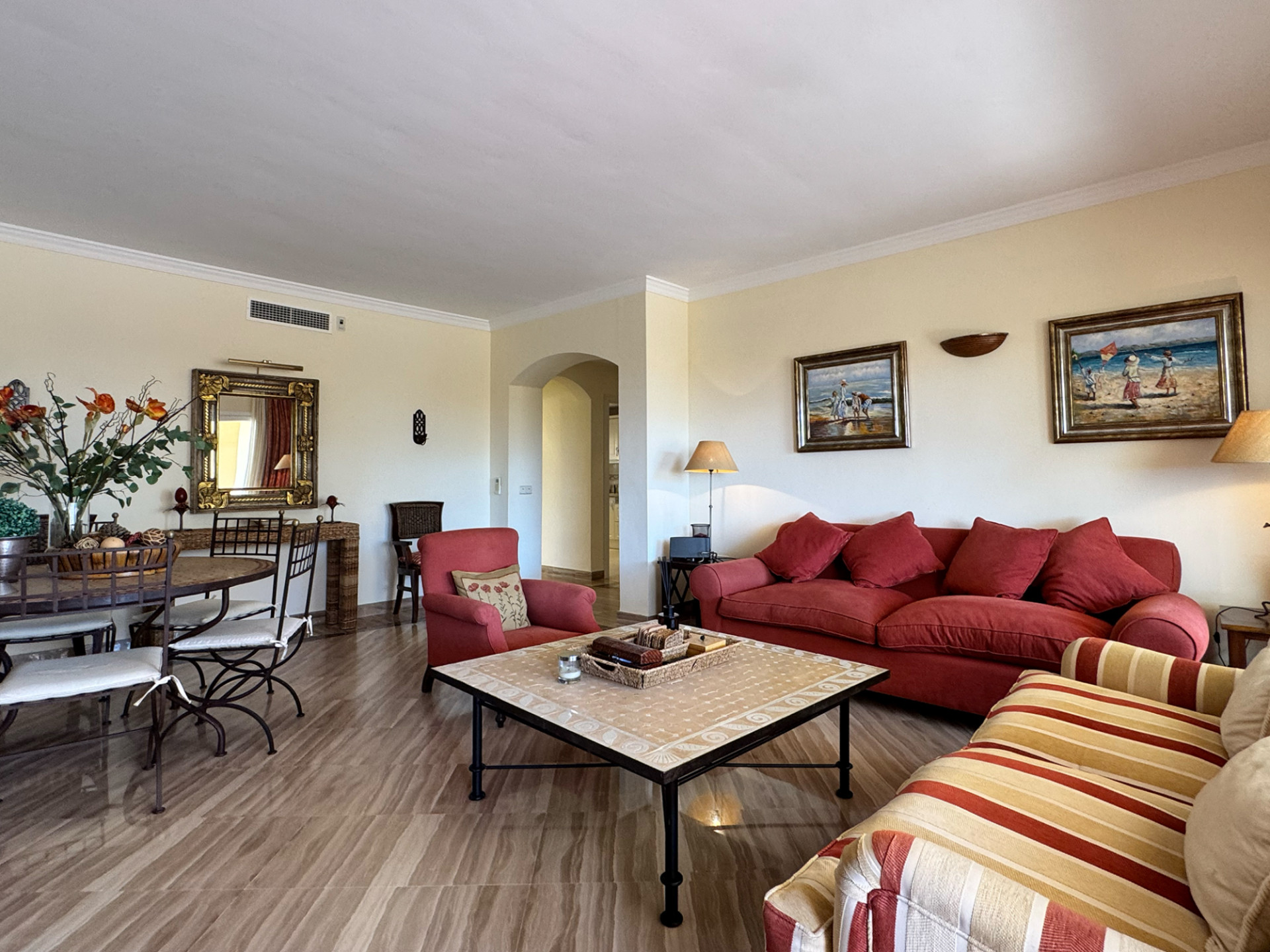 3 Bedroom Apartment in Marbella - Photo 5