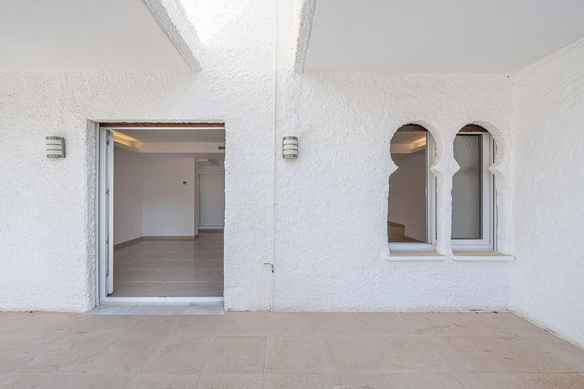 3 Bedroom Townhouse in Marbella - Photo 15