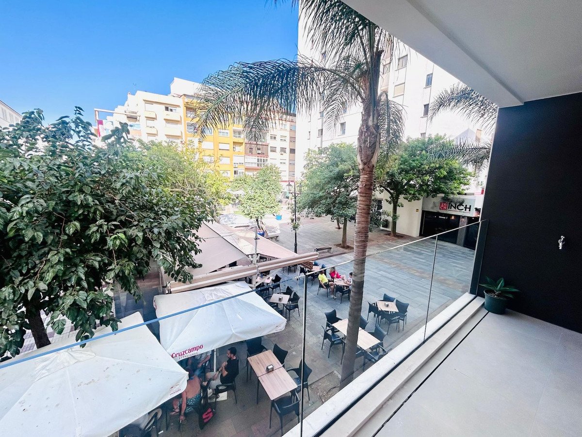 2 Bedroom Apartment in Estepona - Foto 4