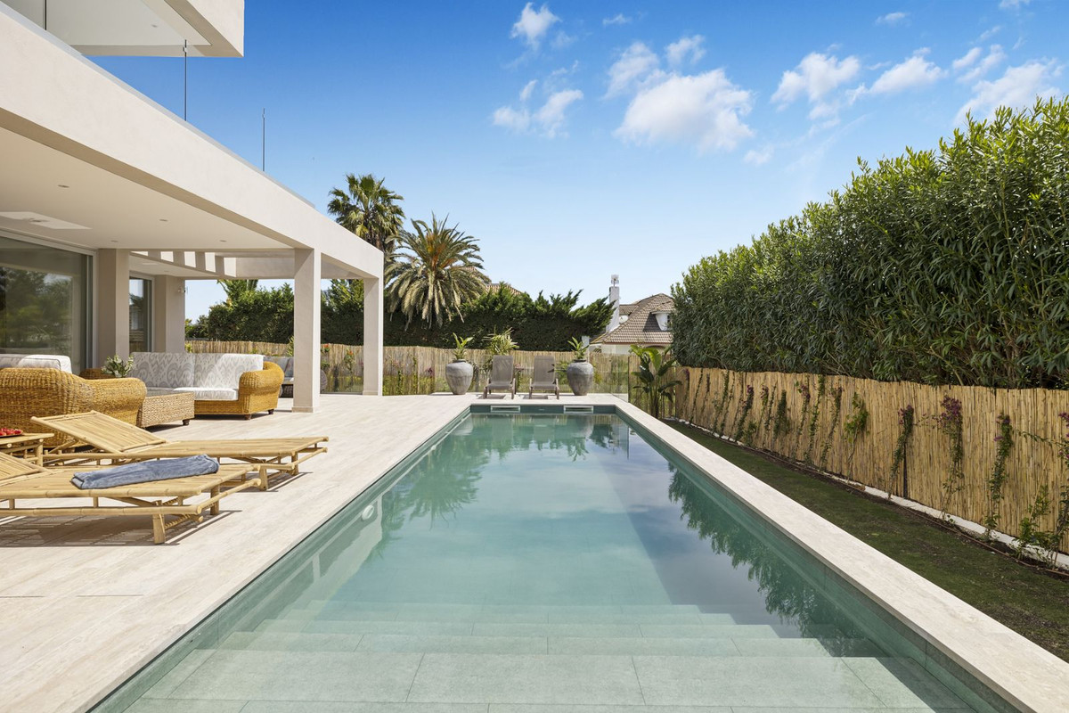 5 Bedroom Villa in San Pedro de Alcántara - Photo 46