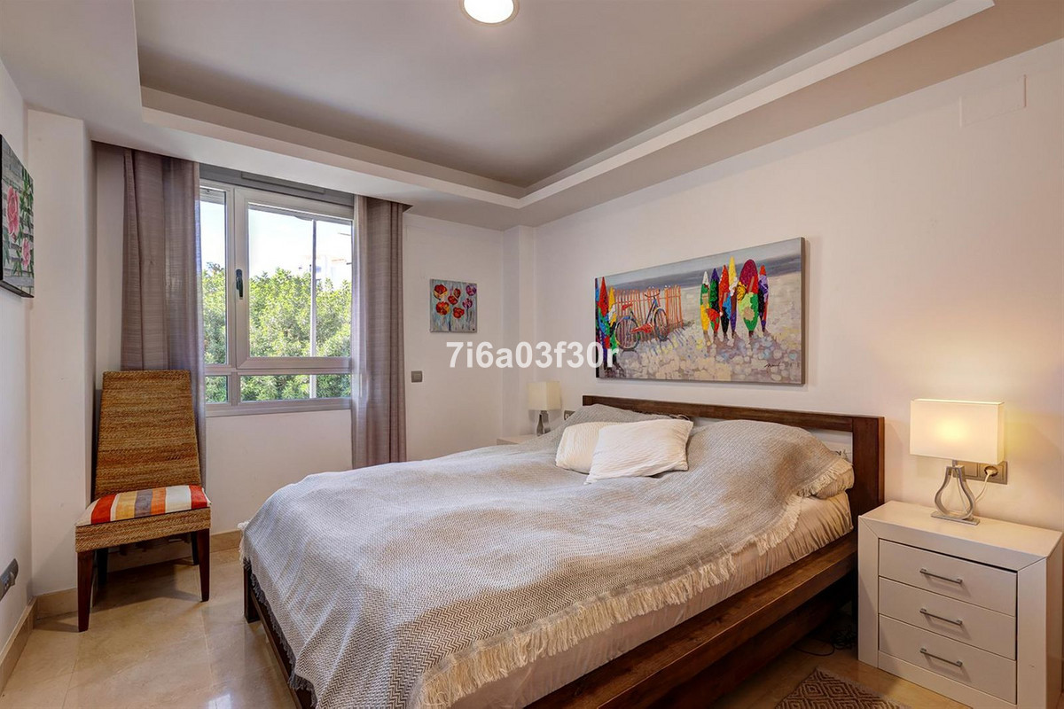 3 Bedroom Apartment in Marbella - Photo 9