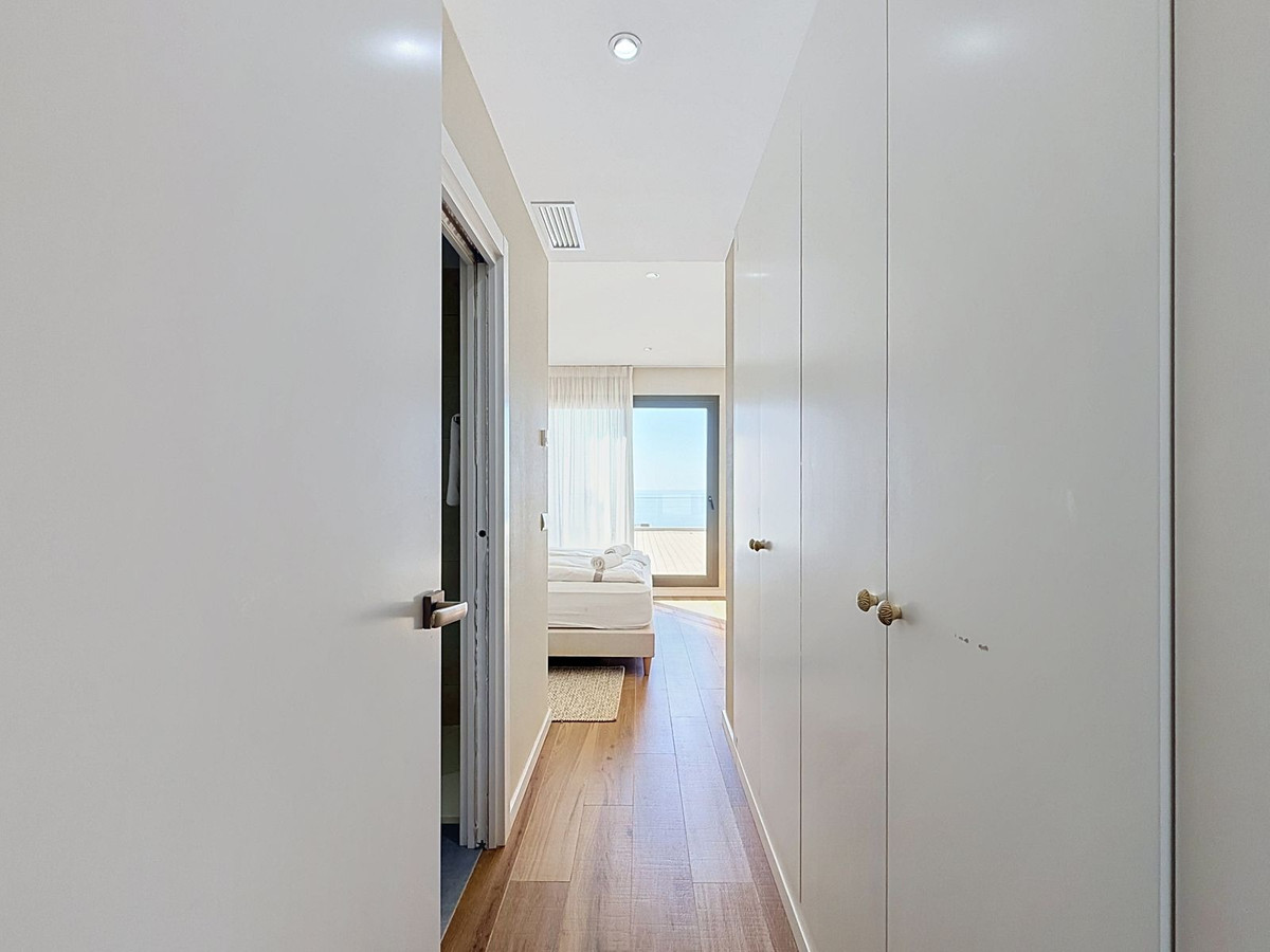 4 Bedroom Penthouse in La Alcaidesa - Photo 25
