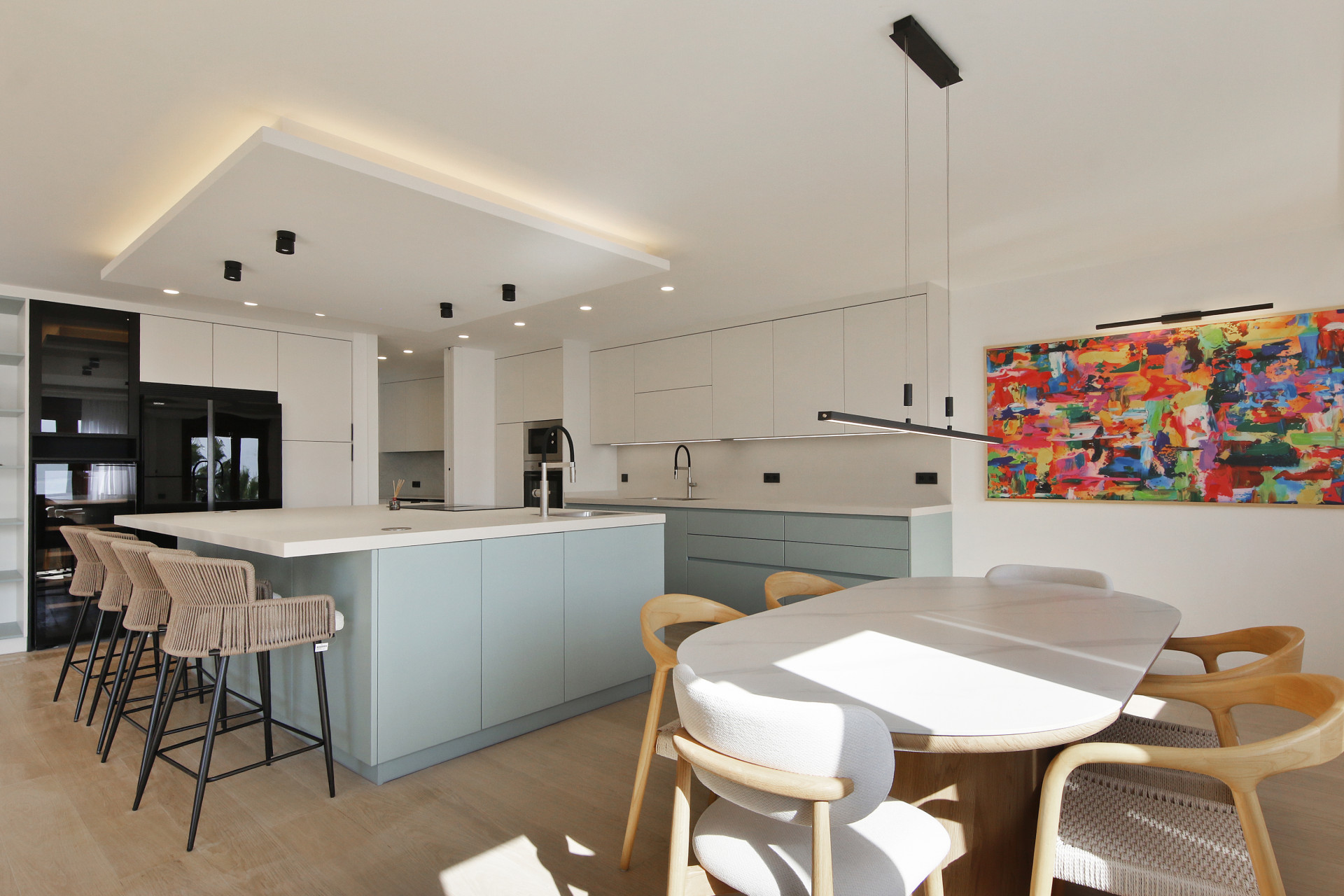 3 Bedroom Penthouse in Estepona - Photo 7