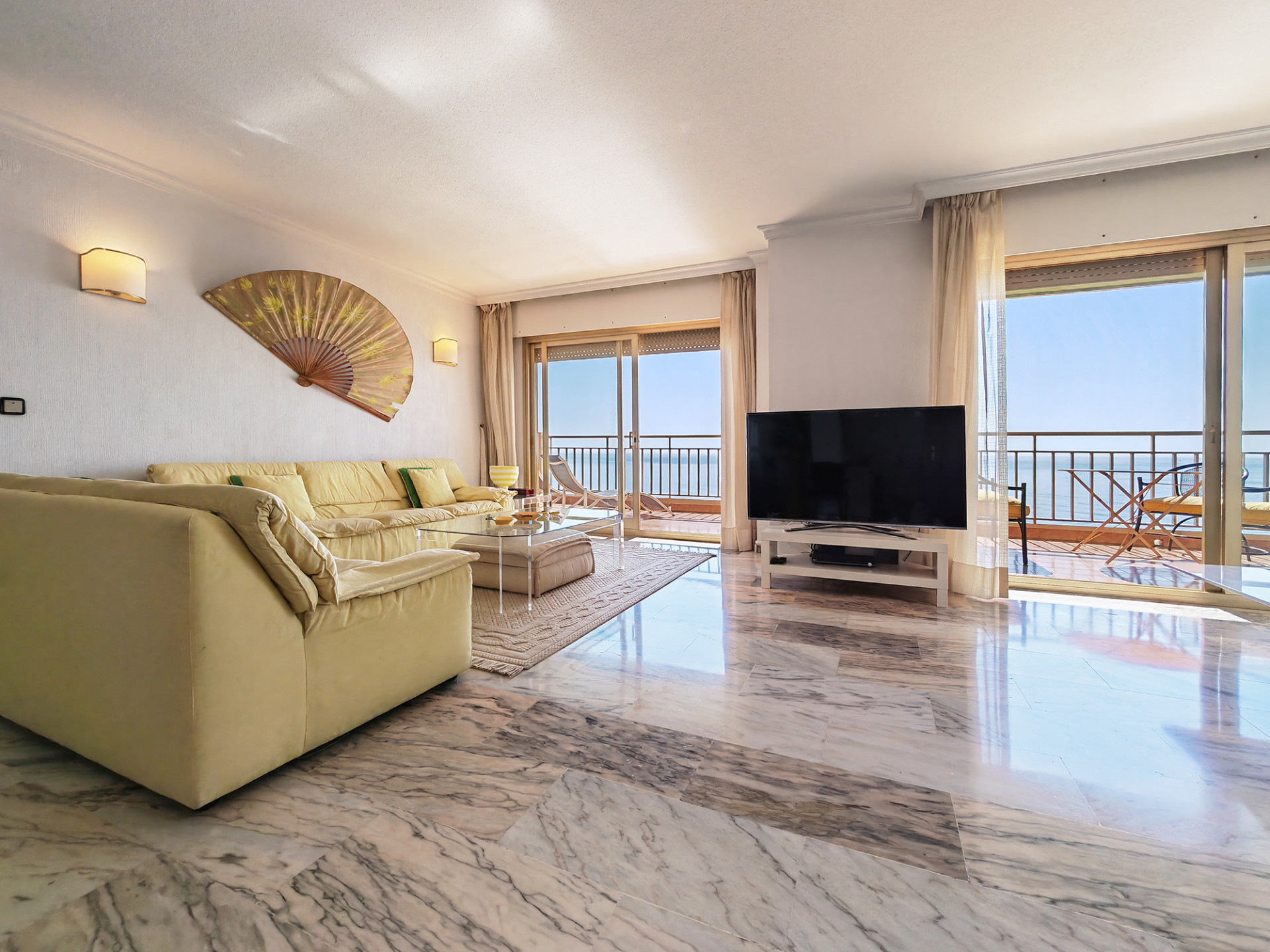 5 Bedroom Apartment in Fuengirola - Photo 6