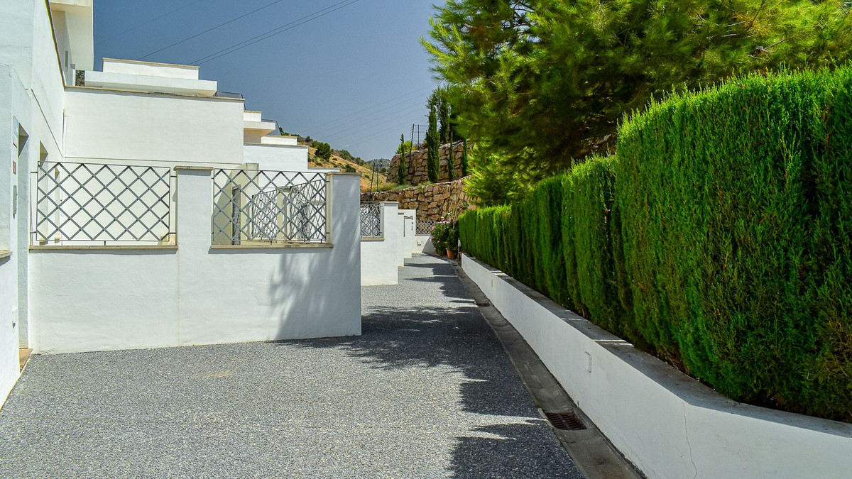 3 Bedroom Townhouse in Málaga - Photo 16