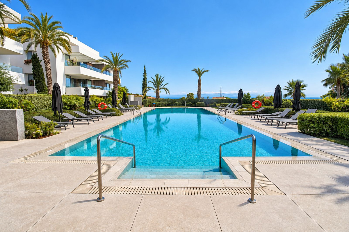 3 Bedroom Apartment in Benahavís - Photo 12