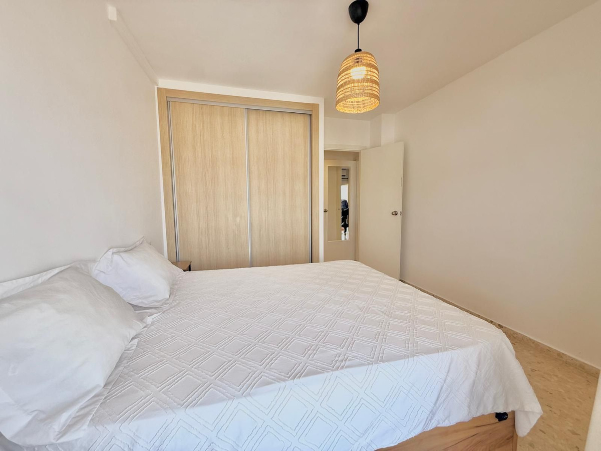 2 Bedroom Penthouse in Fuengirola - Photo 14