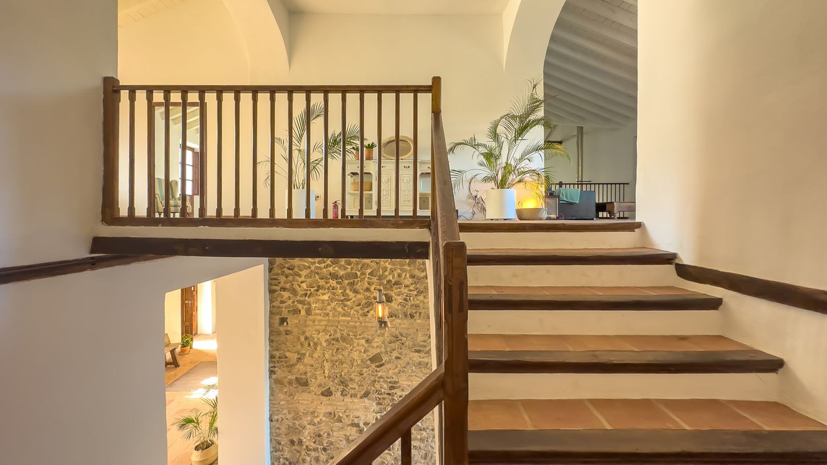 8 Bedroom Country house in Málaga - Photo 19