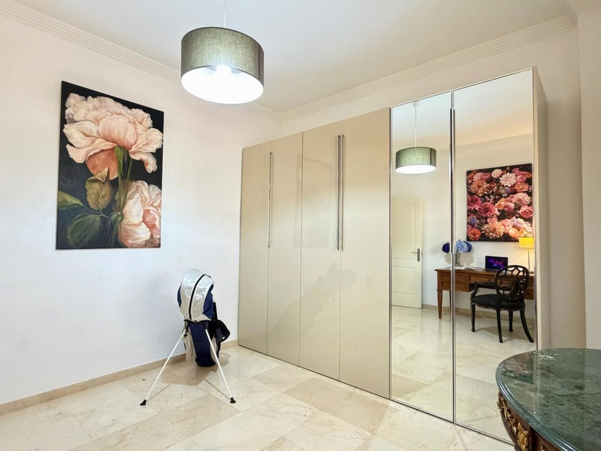 2 Bedroom Apartment in Marbella - Photo 6