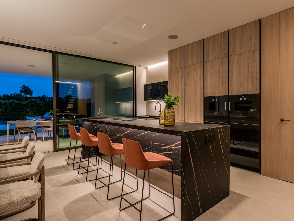 5 Bedroom Villa in Marbella - Photo 14