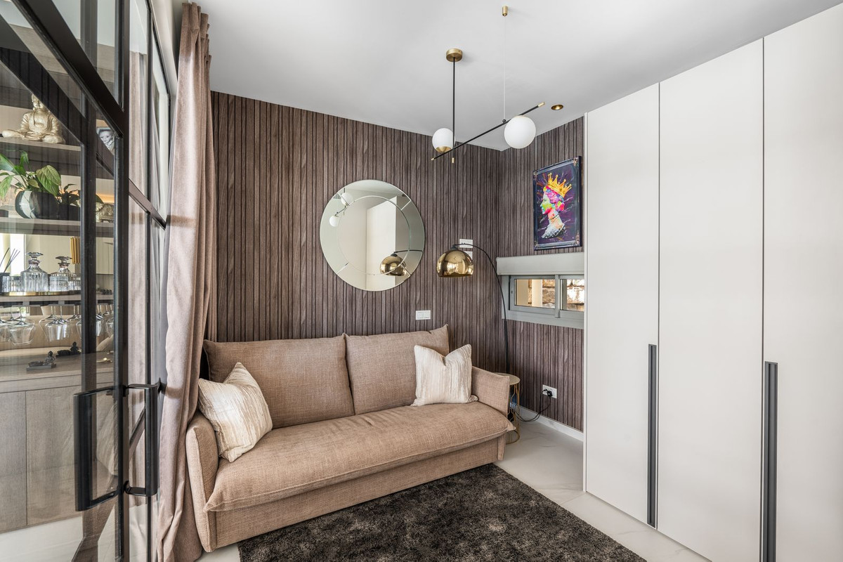 3 Bedroom Apartment in Benalmádena - Photo 9