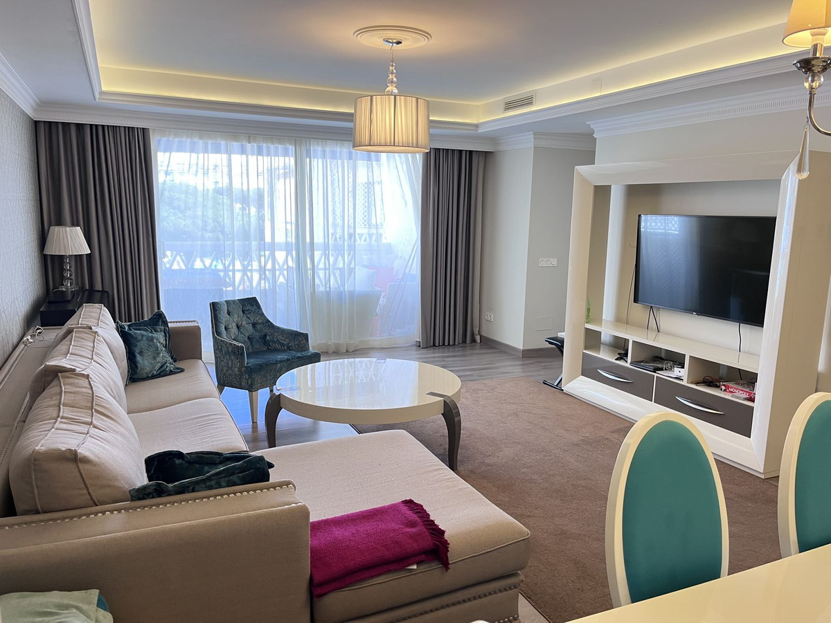 2 Bedroom Apartment in Marbella - Photo 6