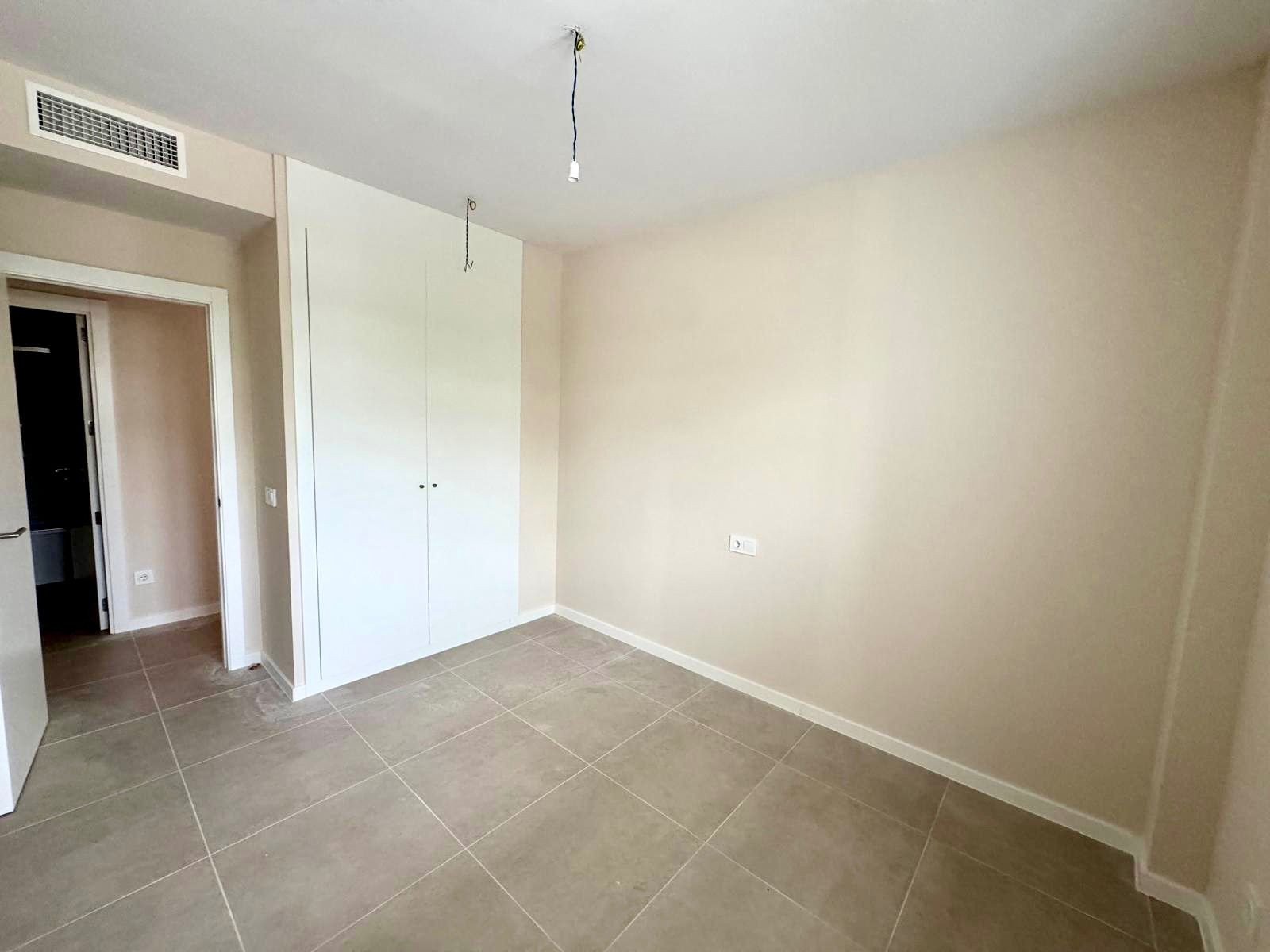 2 Bedroom Apartment in Estepona - Photo 13