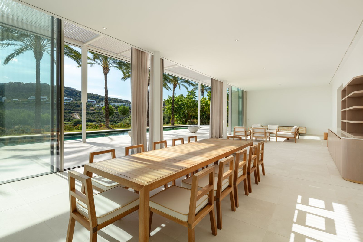 4 Bedroom Villa in Casares - Photo 3