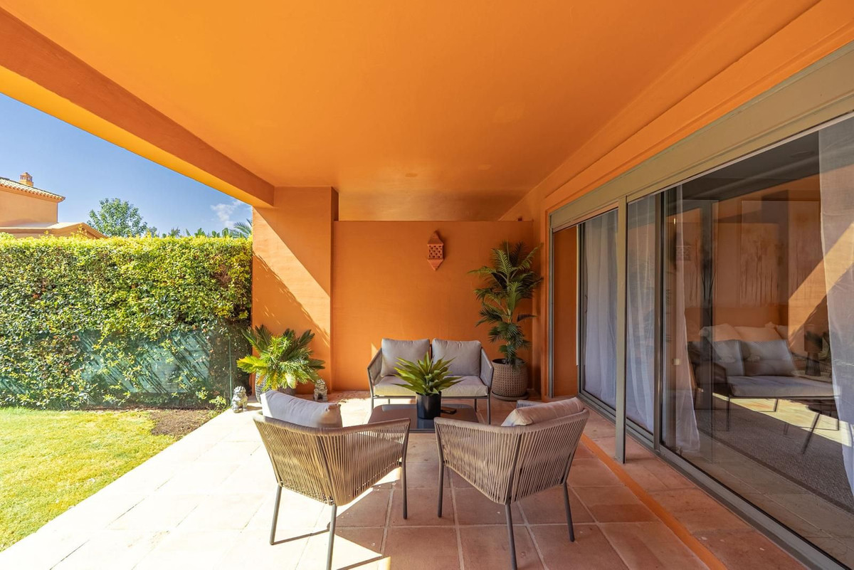 3 Bedroom Apartment in Estepona - Photo 15