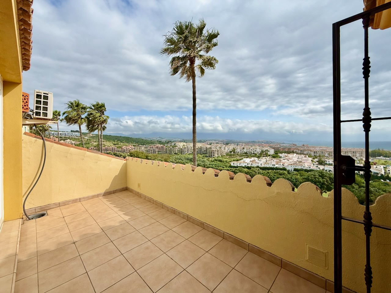 5 Bedroom Villa in La Duquesa - Photo 22