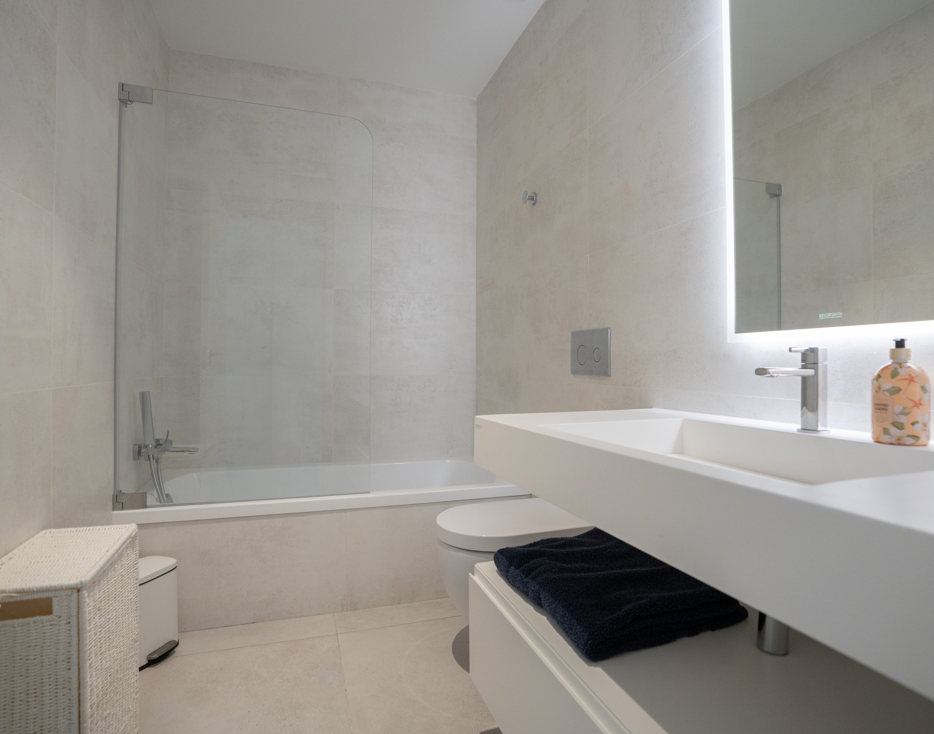 3 Bedroom Apartment in Marbella - Photo 21