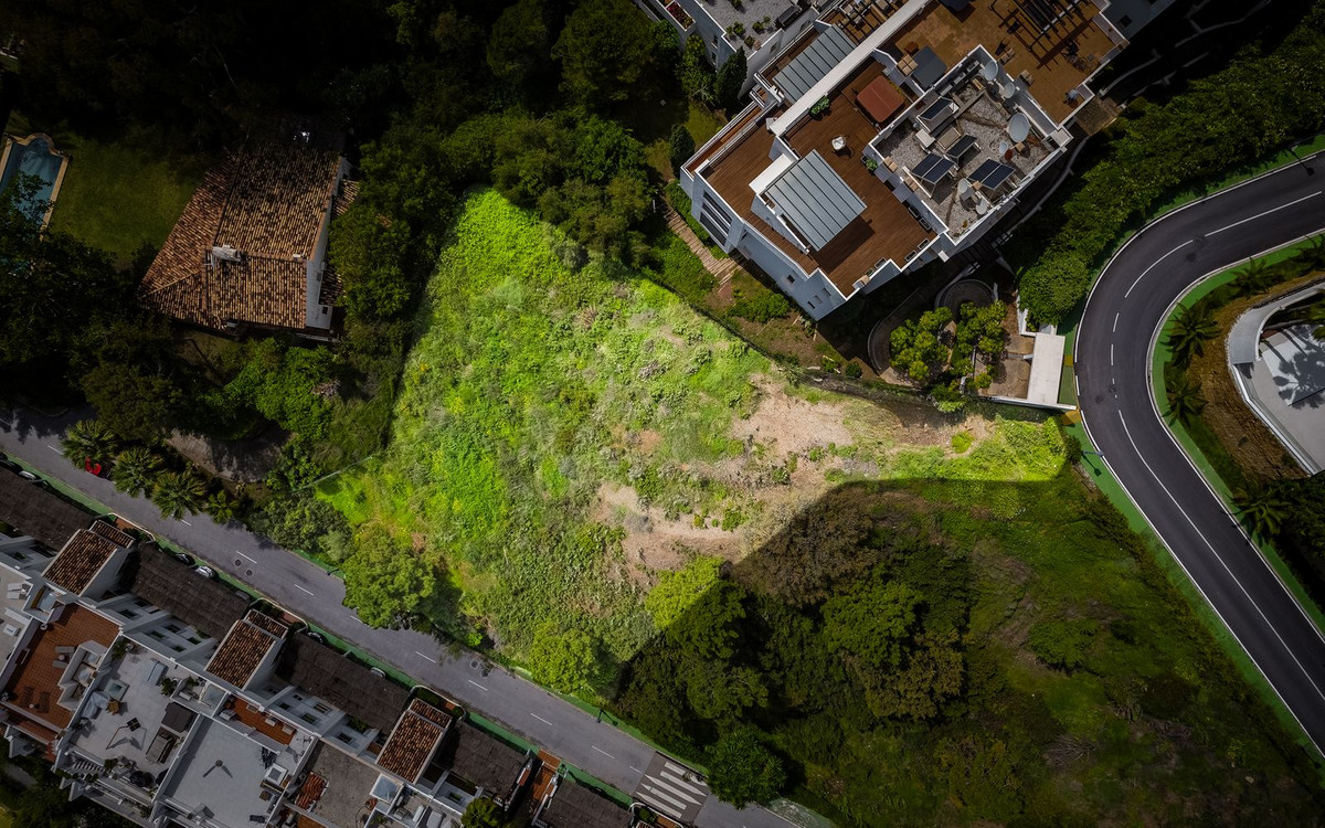 1,329 m² Plot in Benahavís - Photo 18