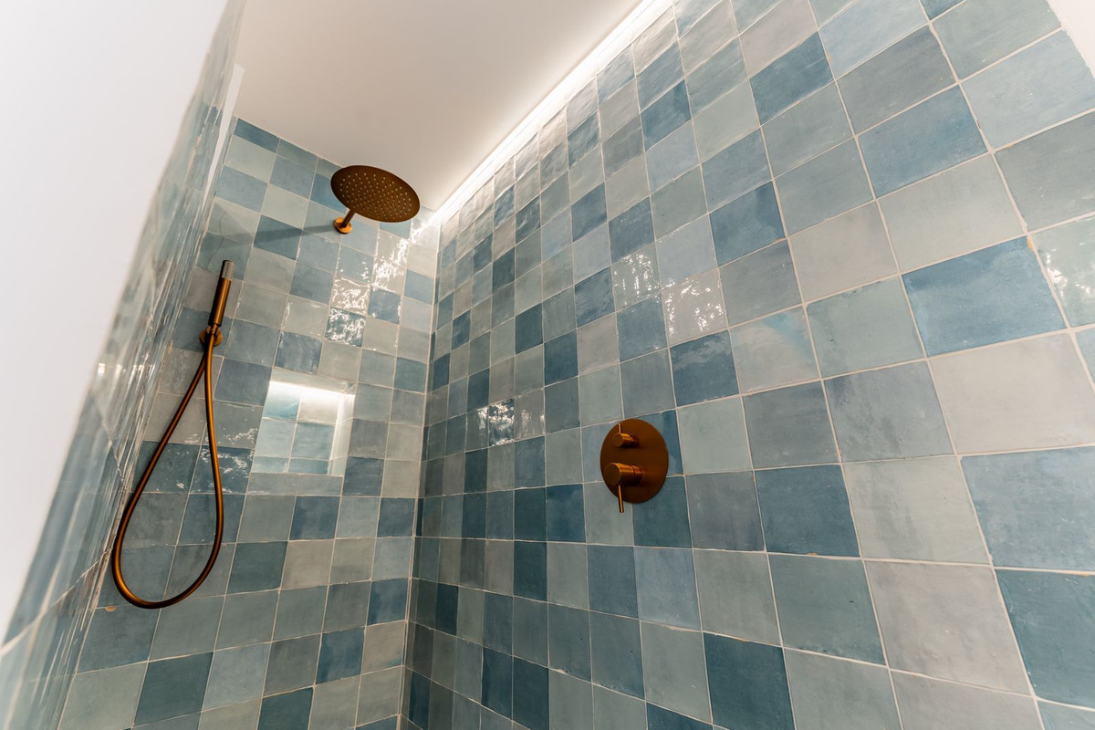 2 Bedroom Penthouse in Benahavís - Photo 25