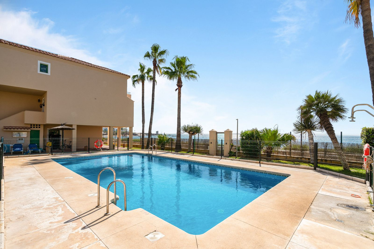 3 Bedroom Penthouse in Casares - Photo 24