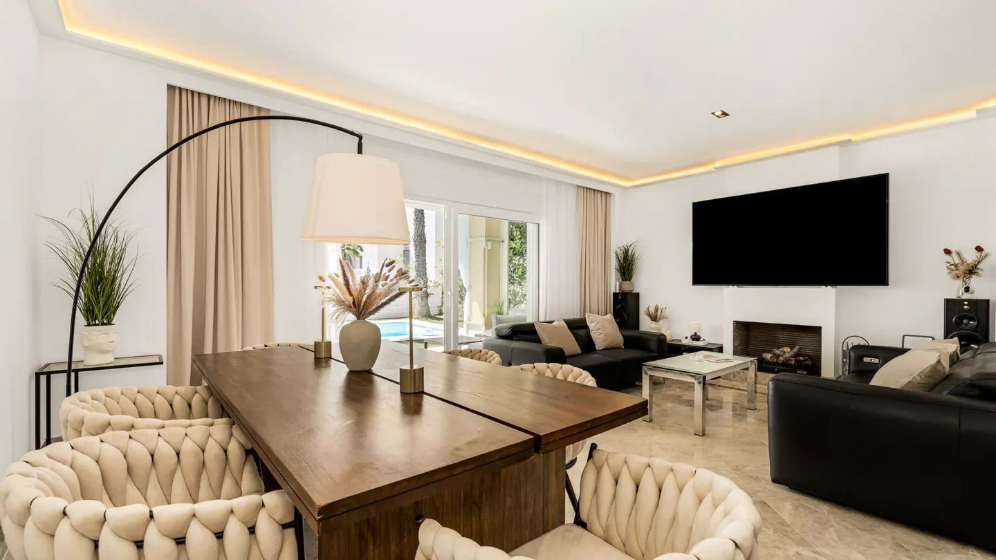 4 Bedroom Villa in Marbella - Photo 9