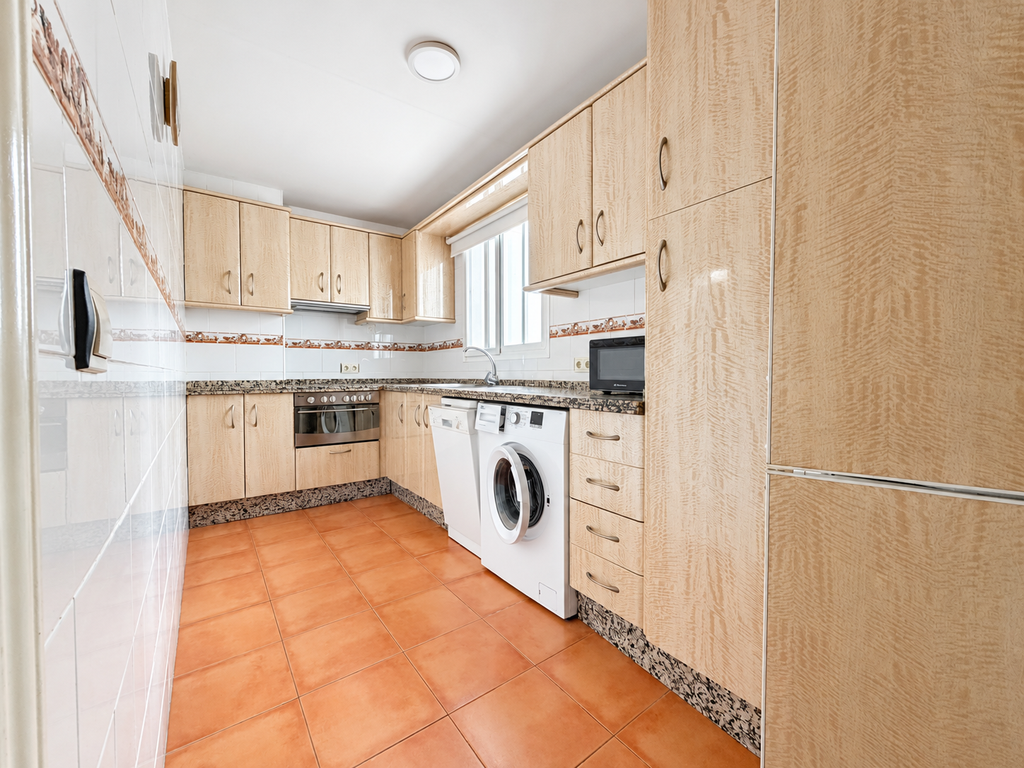 2 Bedroom Penthouse in Fuengirola - Photo 4
